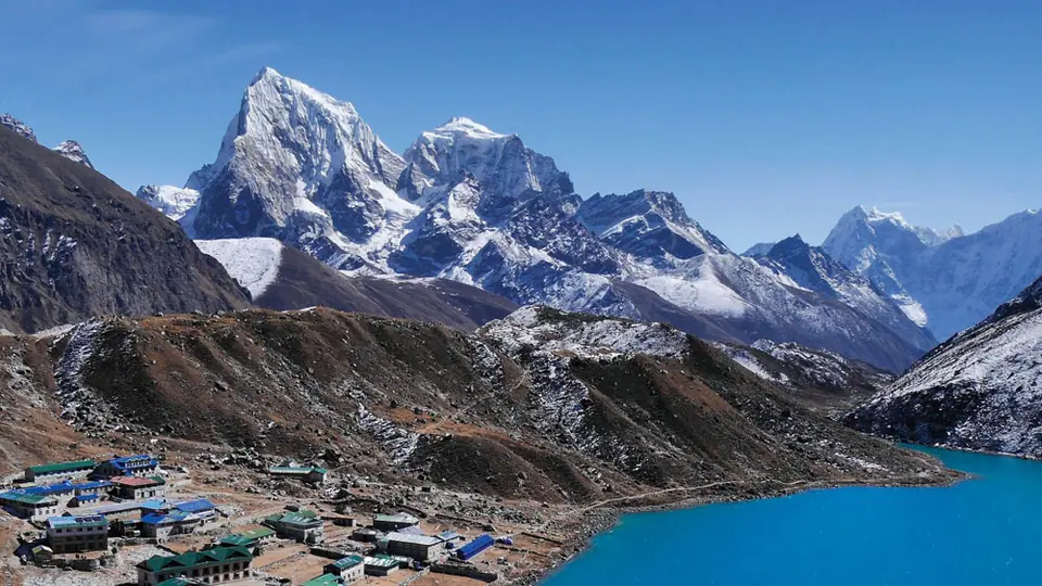Gokyo village on the shore of the turquoise Gokyo lake