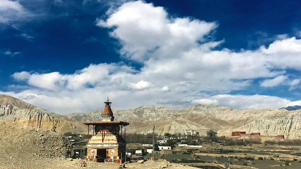 Chorten on the Mustang plateau
